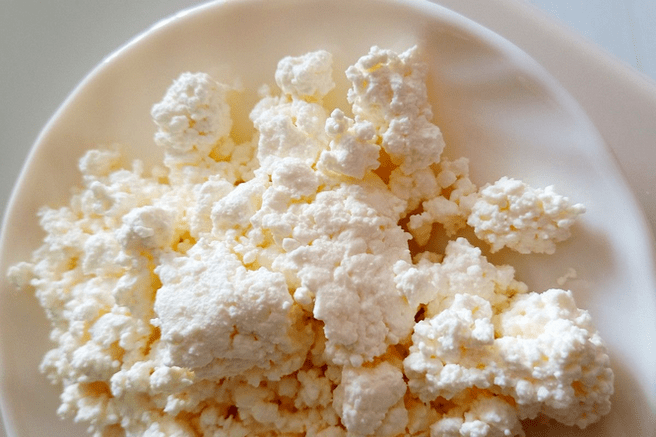 अग्नाशयशोथ के लिए मेनू में कम वसा वाला पनीर