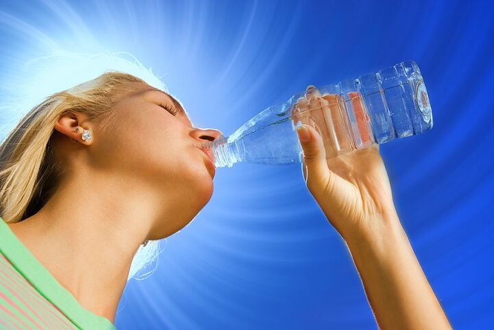 वजन घटाने के लिए पीने का पानी